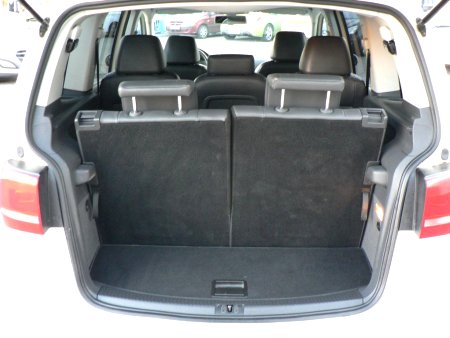 Volkswagen Touran, 2012 - pohled č. 9