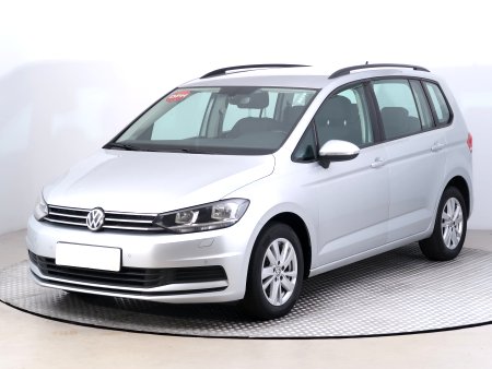 Volkswagen Touran, 2020 - pohled č. 3