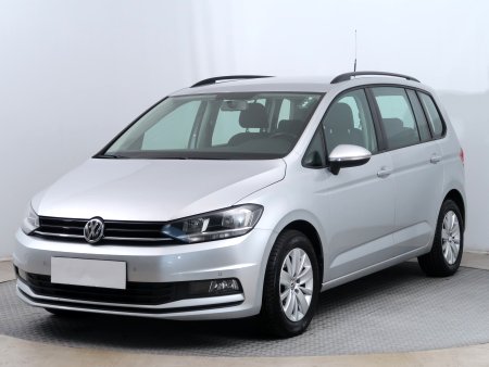 Volkswagen Touran, 2018 - pohled č. 3