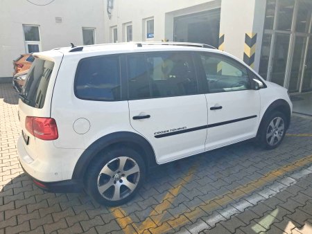 Volkswagen Touran, 2011 - pohled č. 2