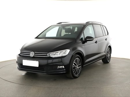 Volkswagen Touran, 2023 - pohled č. 3