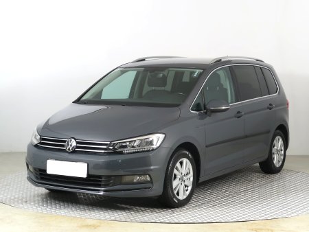 Volkswagen Touran, 2021 - pohled č. 3