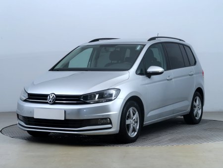 Volkswagen Touran, 2019 - pohled č. 3