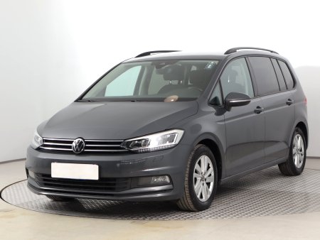 Volkswagen Touran, 2022 - pohled č. 3