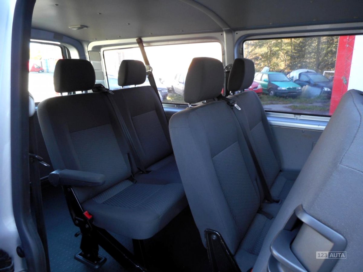 Volkswagen Transporter, 2010 - pohled č. 25