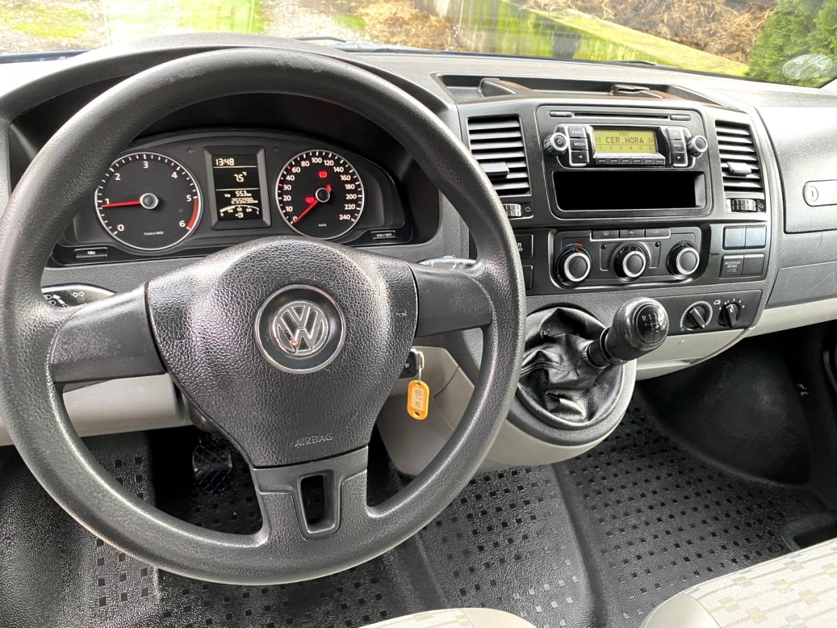 Volkswagen Transporter, 2011 - pohled č. 3