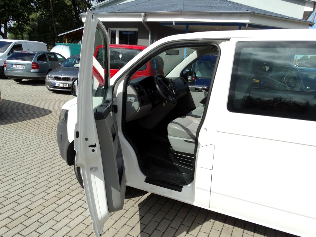Volkswagen Transporter, 2011 - pohled č. 7