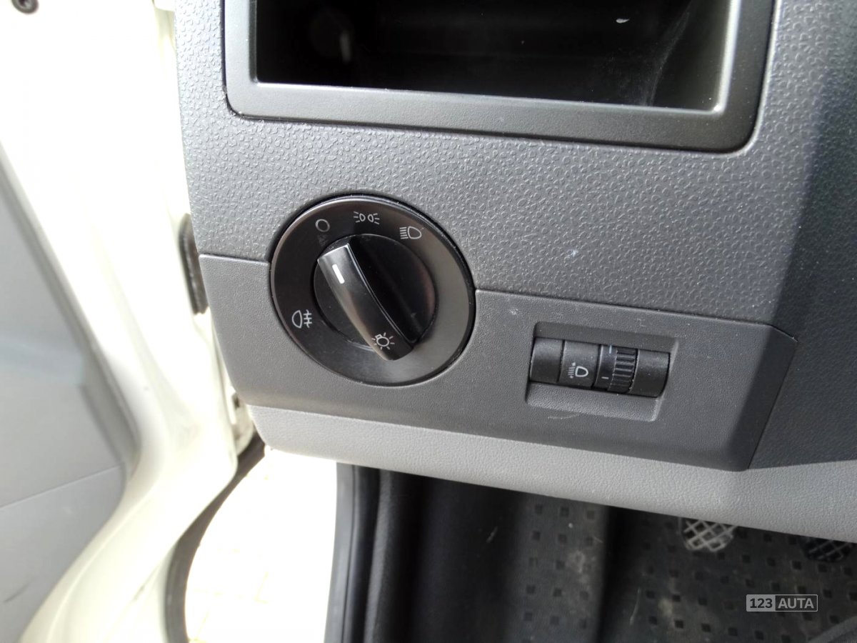 Volkswagen Transporter, 2008 - pohled č. 12