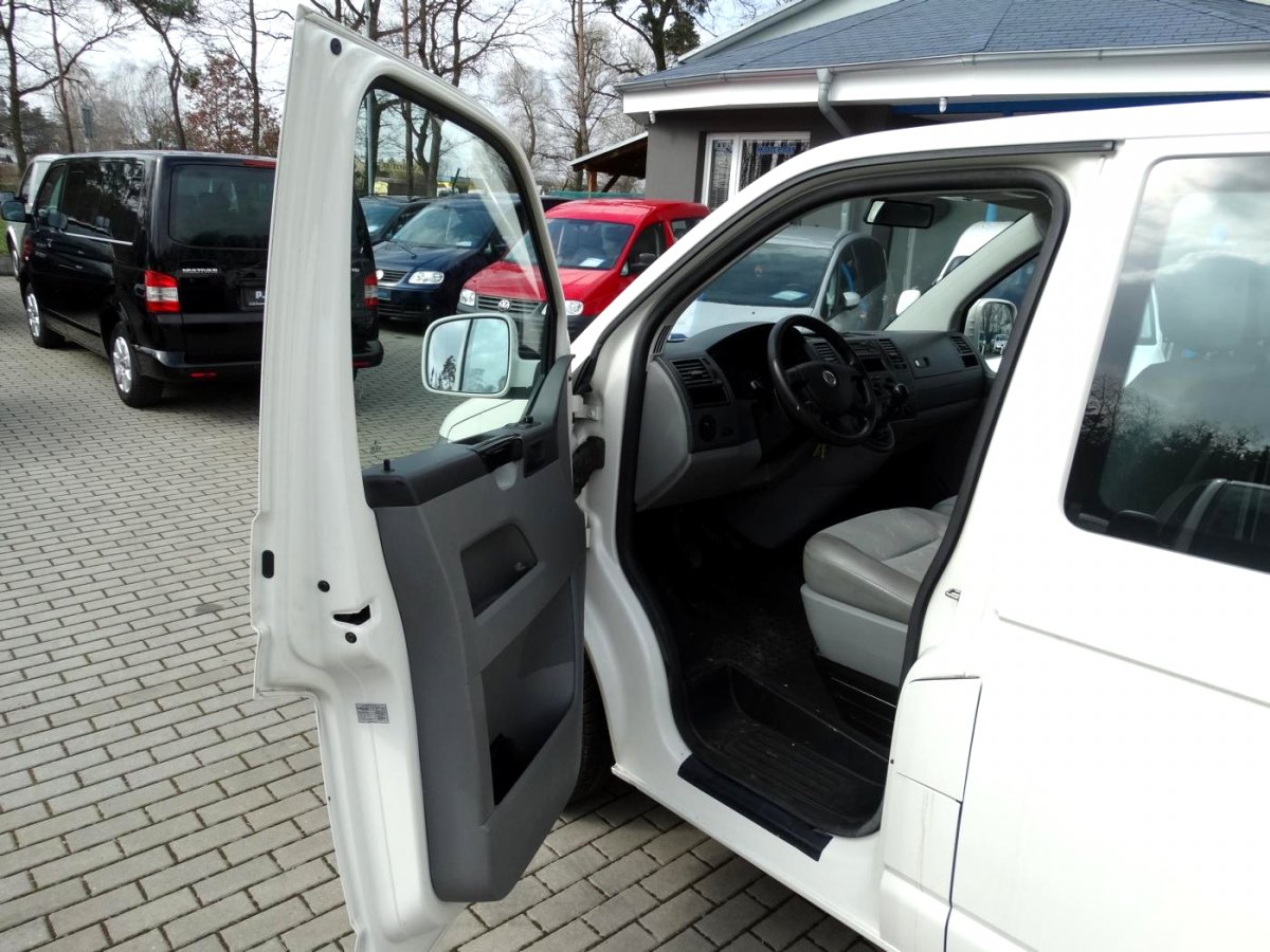 Volkswagen Transporter, 2008 - pohled č. 9