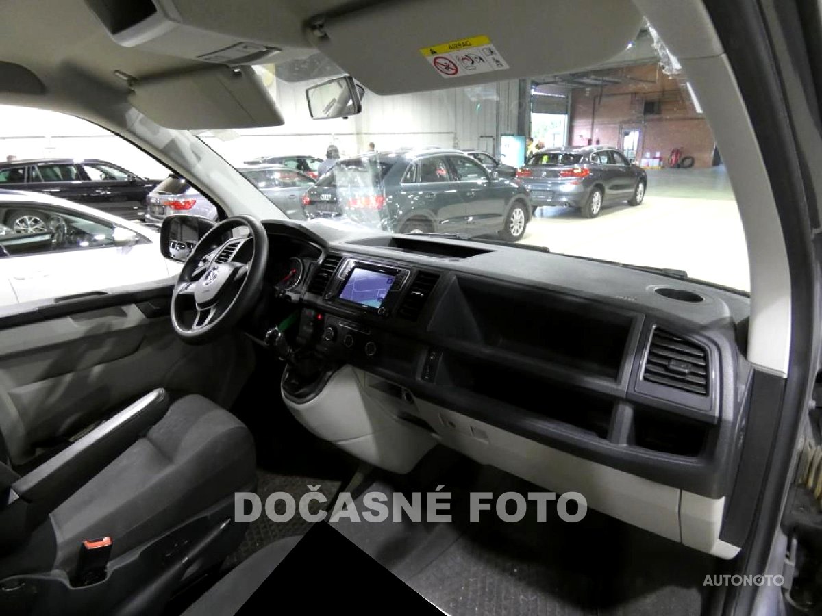 Volkswagen Transporter, 2017 - pohled č. 3