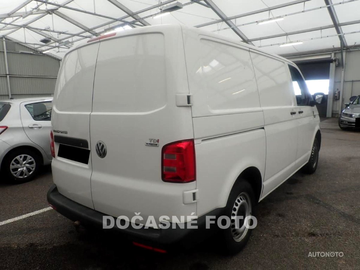 Volkswagen Transporter, 2016 - pohled č. 2