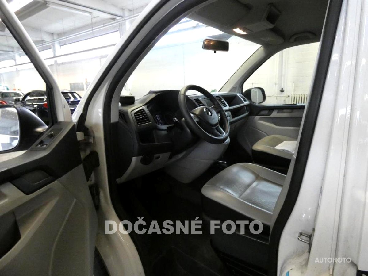 Volkswagen Transporter, 2016 - pohled č. 3