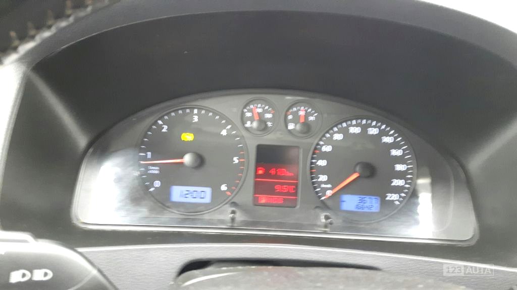 Volkswagen Transporter, 2005 - pohled č. 12