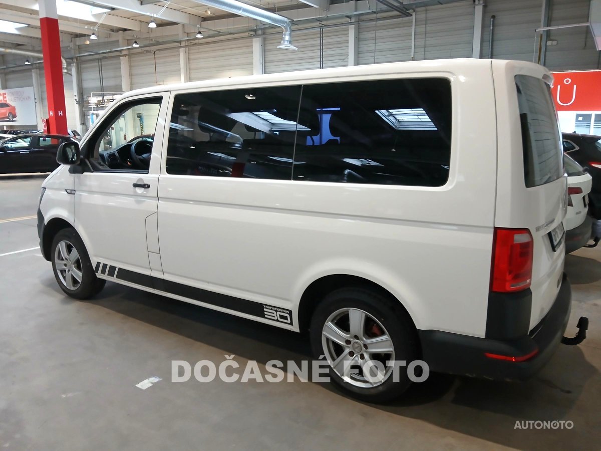 Volkswagen Transporter, 2016 - pohled č. 2