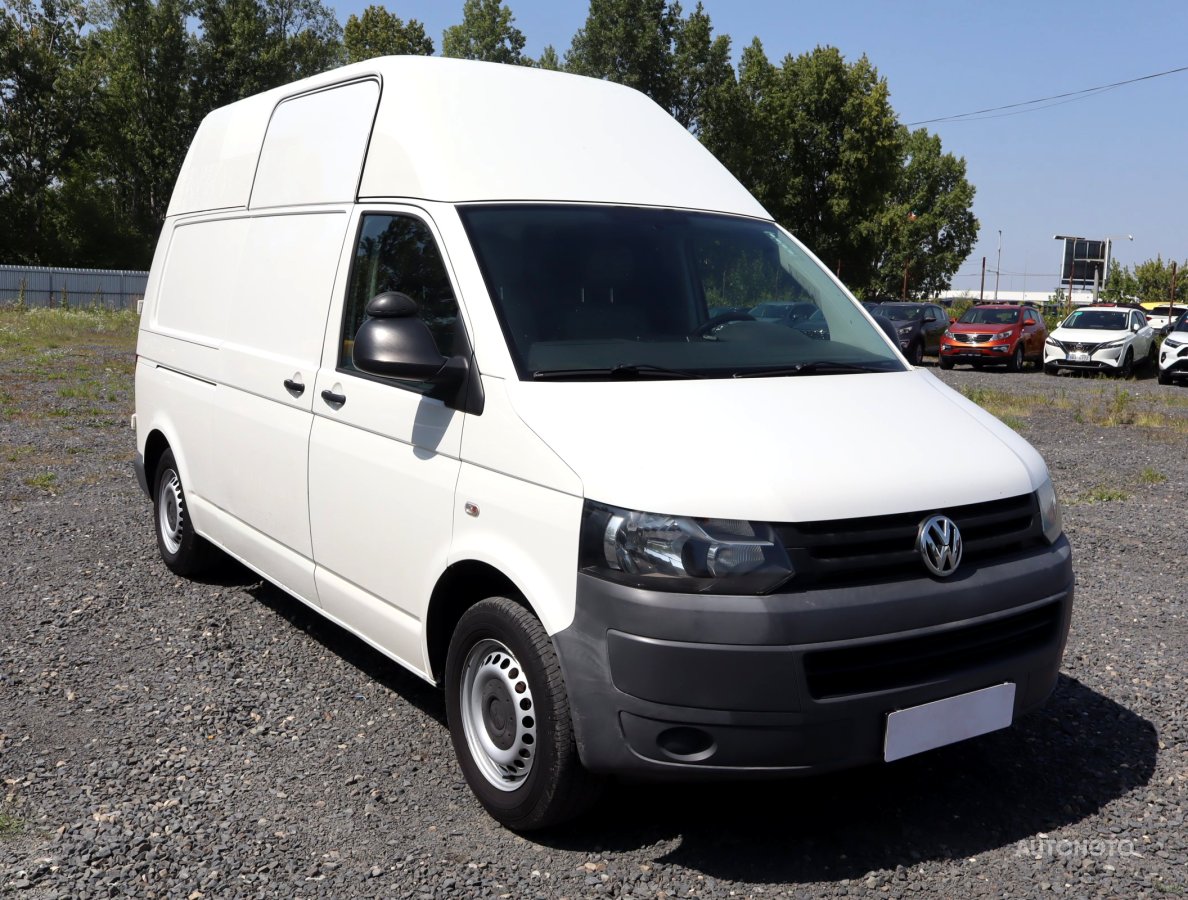 Volkswagen Transporter, 2012 - celkový pohled