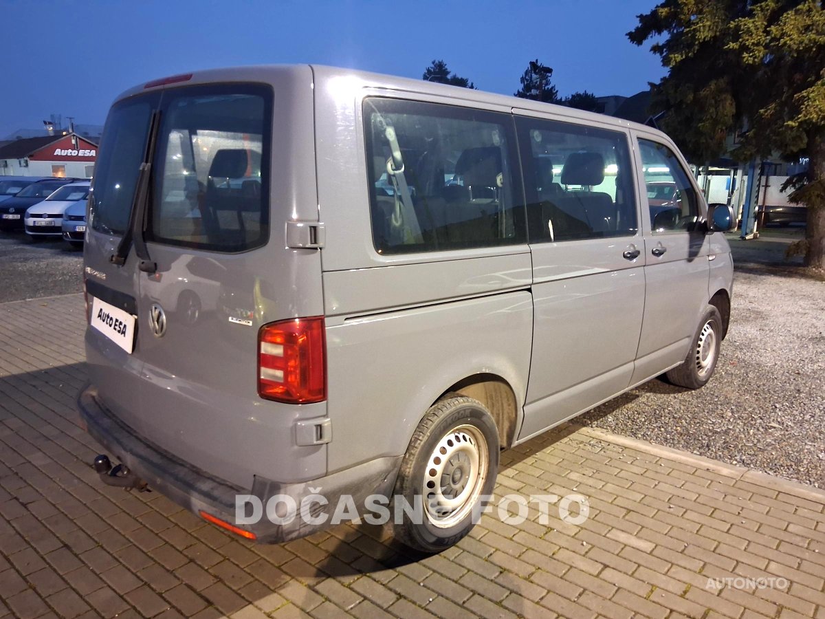 Volkswagen Transporter, 2015 - pohled č. 2