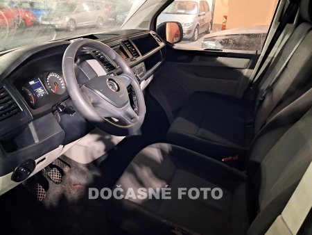 Volkswagen Transporter, 2016 - pohled č. 3
