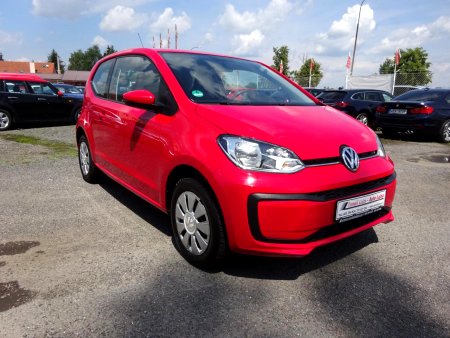 Volkswagen up! 1.0i Move,1.majitel,klima
