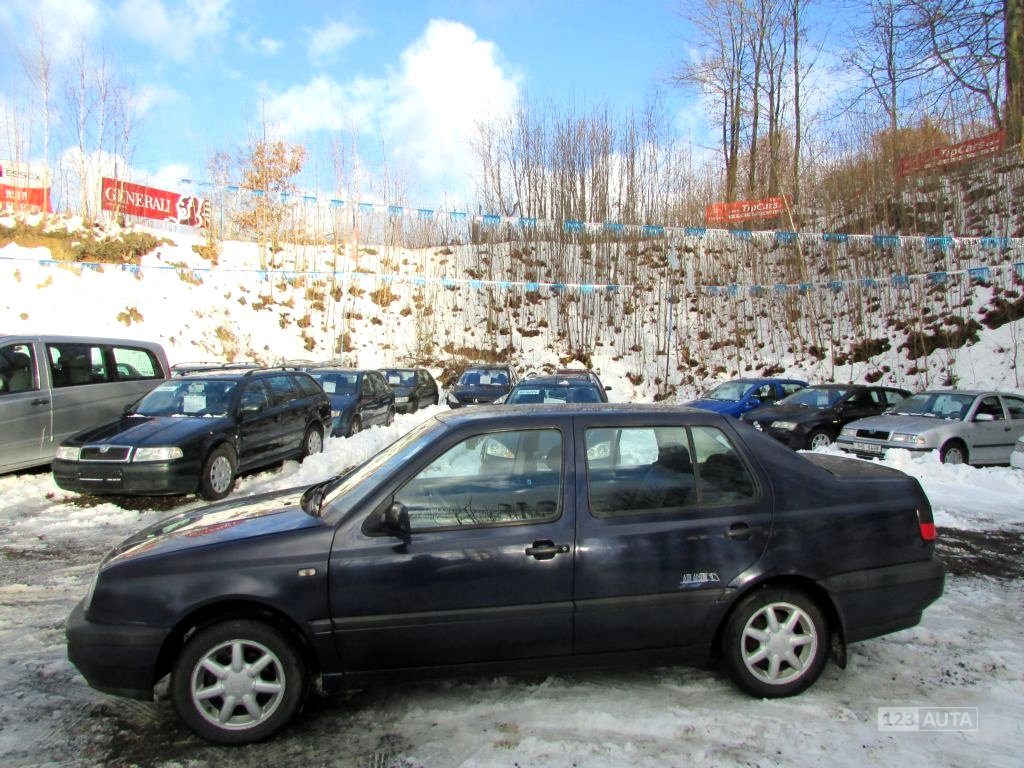 Volkswagen Vento, 1995 - pohled č. 12