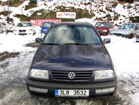 Volkswagen Vento, 1995 - pohled č. 4