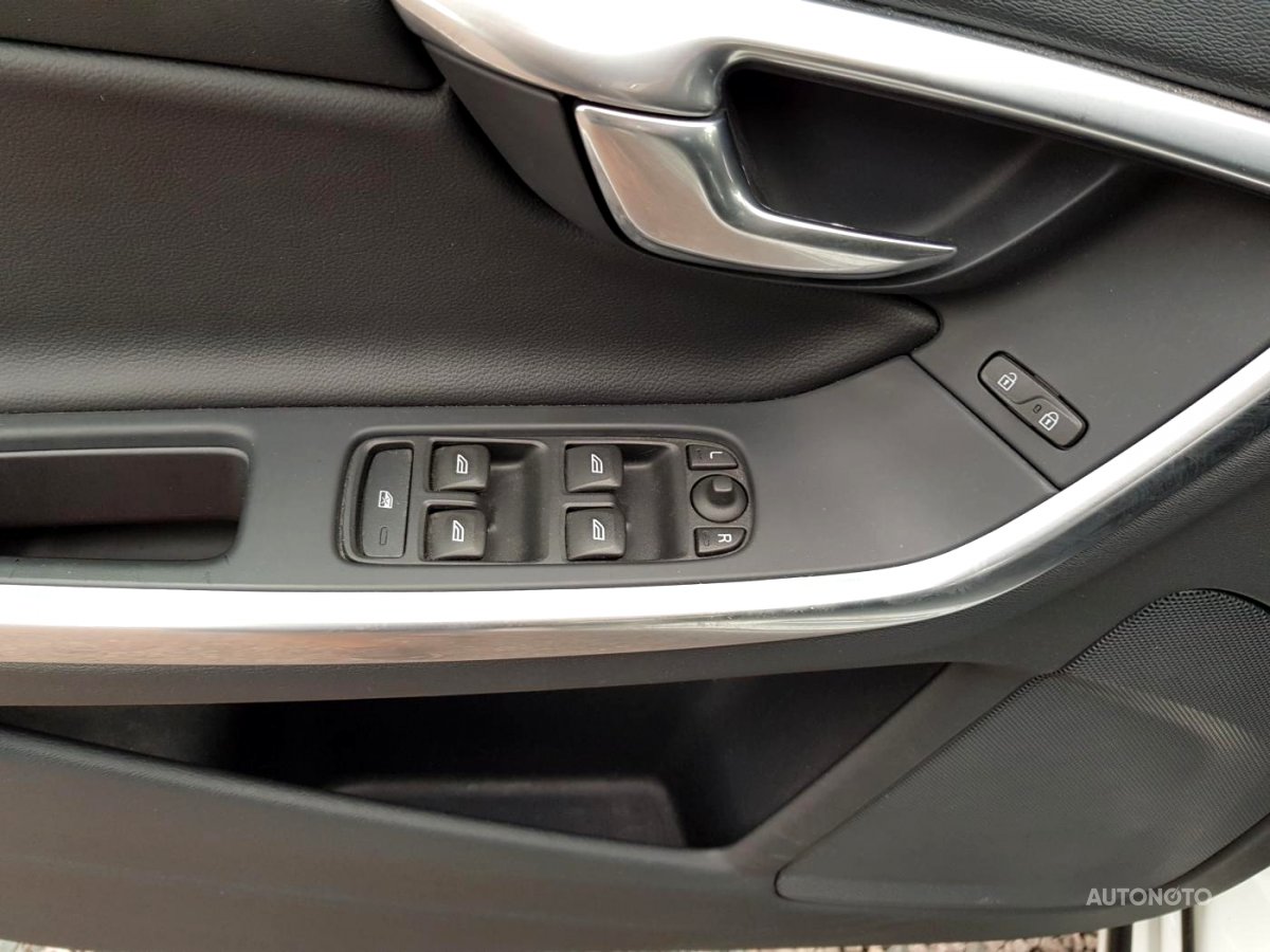 Volvo S60, 2015 - pohled č. 8