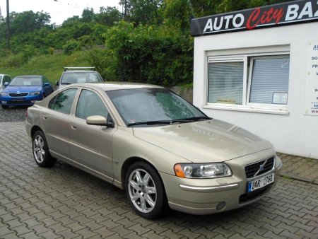 Volvo S60 2,5 AWD Summum 154kW