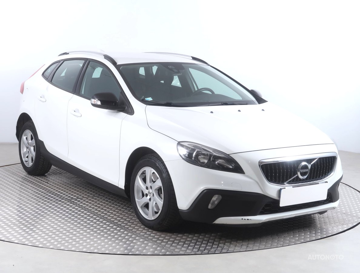 Volvo V40 Cross Country, 2017 - pohled č. 1