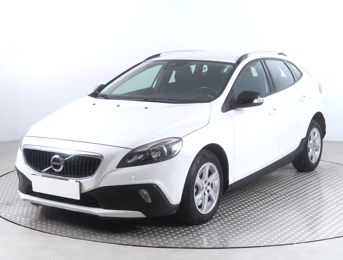 Volvo V40 Cross Country, 2017 - pohled č. 3