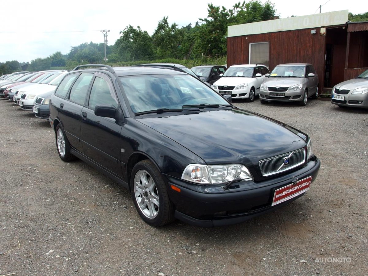 Volvo V40, 1999 - celkový pohled