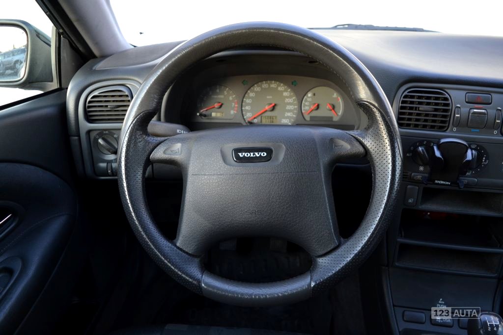 Volvo V40, 1997 - pohled č. 14