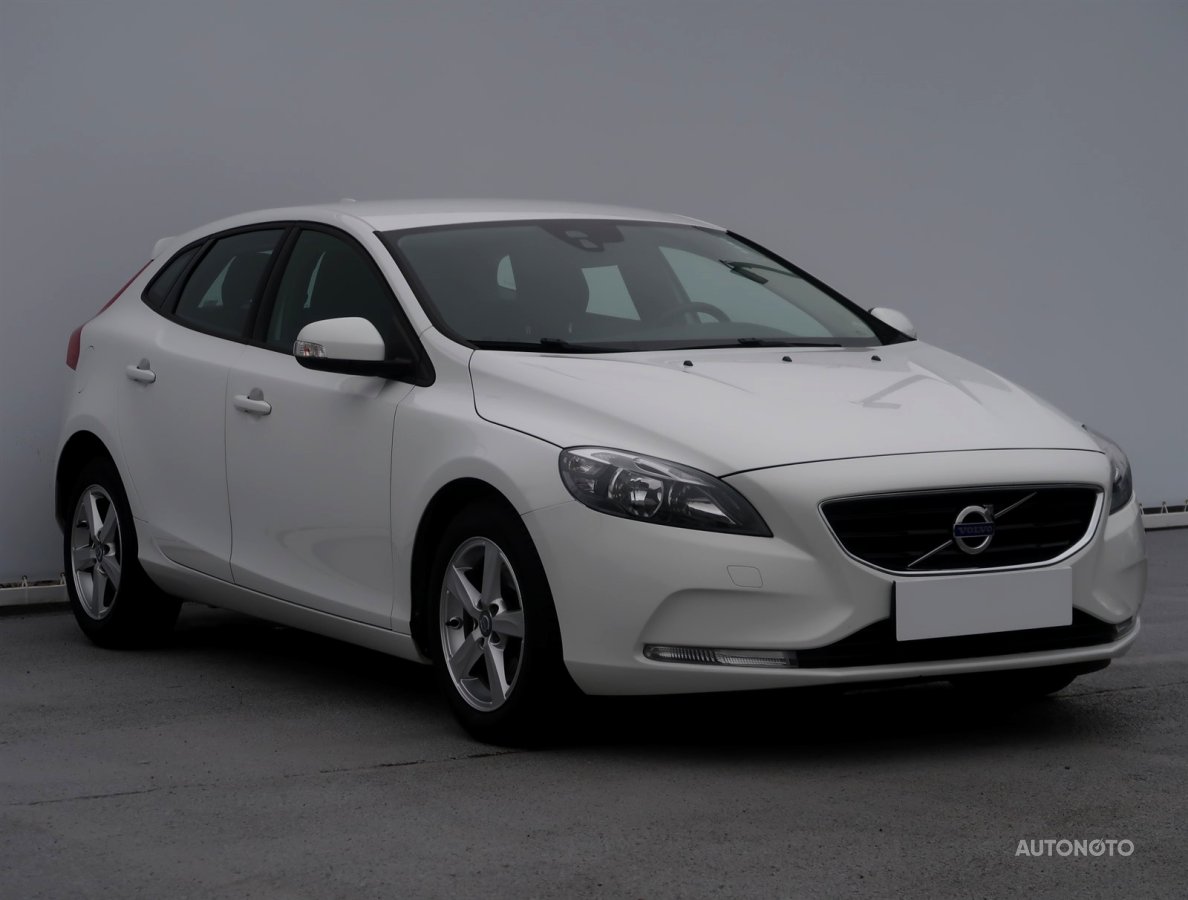Volvo V40, 2015 - celkový pohled