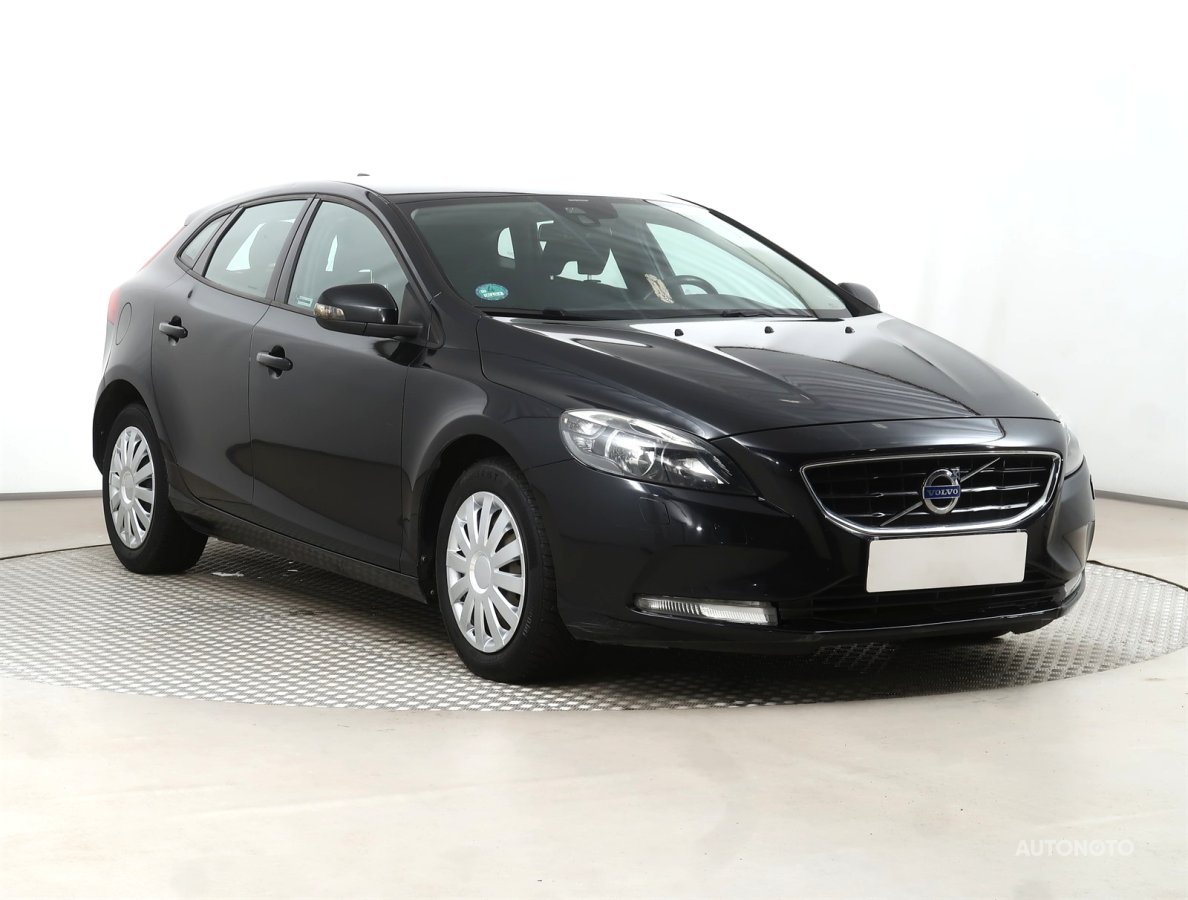 Volvo V40, 2012 - celkový pohled