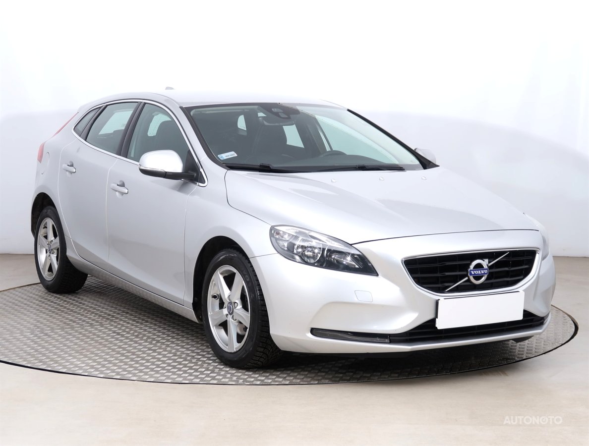 Volvo V40, 2015 - celkový pohled