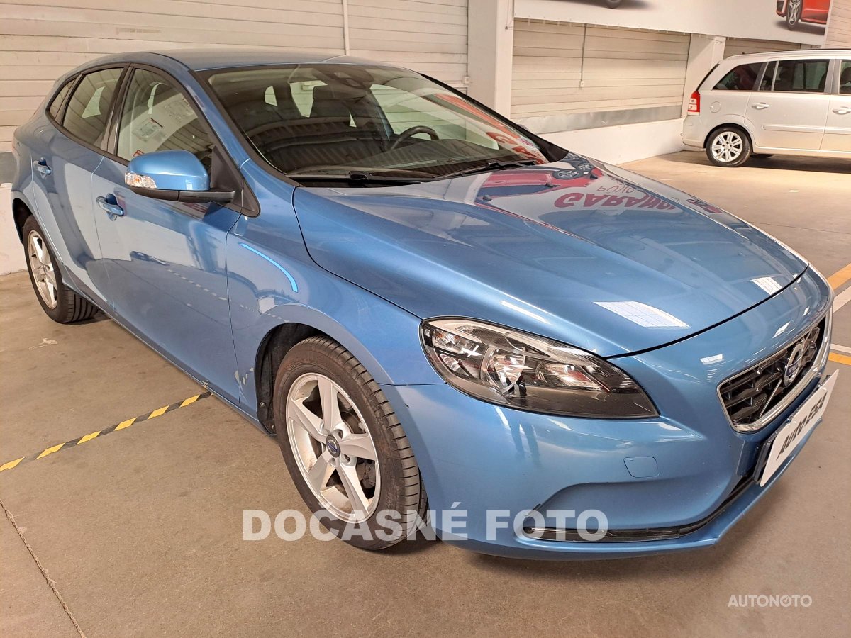 Volvo V40, 2015 - celkový pohled