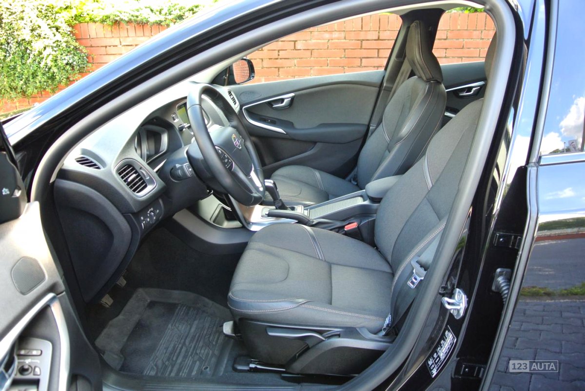 Volvo V40, 2016 - pohled č. 11