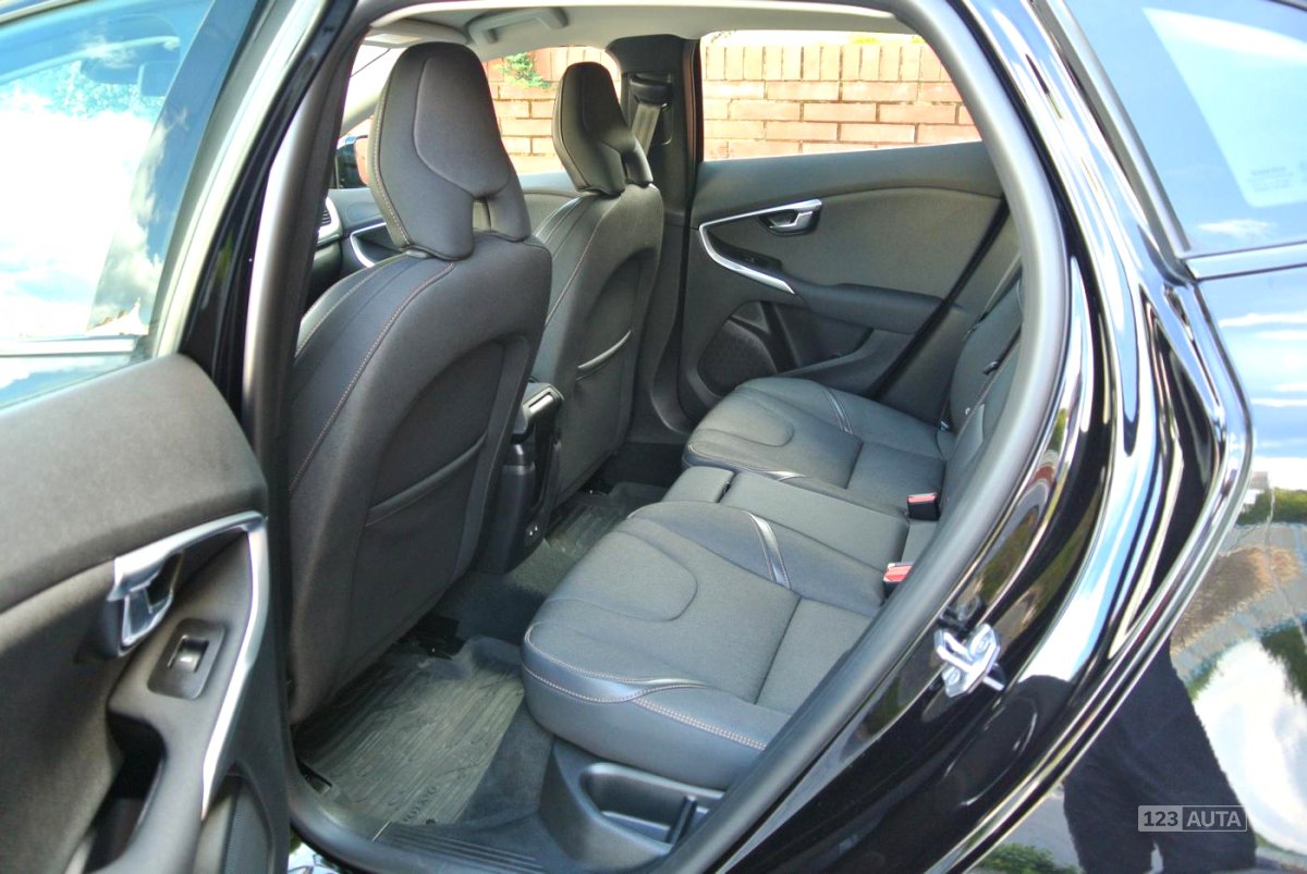 Volvo V40, 2016 - pohled č. 12