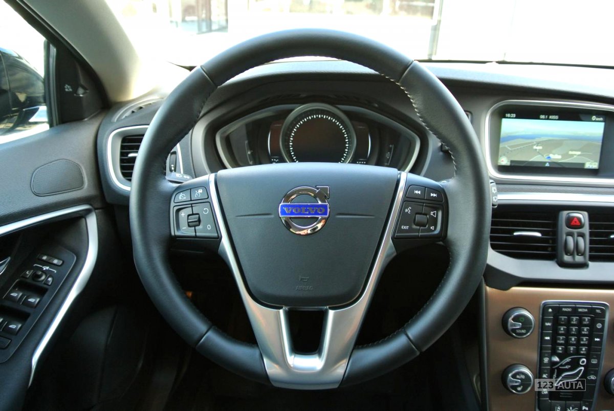 Volvo V40, 2016 - pohled č. 13