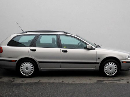 Volvo V40, 1998 - pohled č. 4