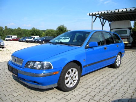 Volvo V40, 2000