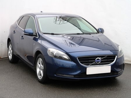 Volvo V40, 2015