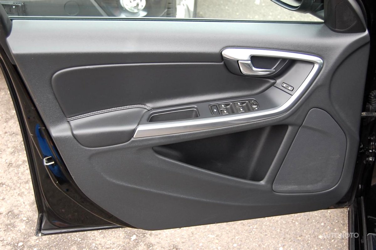 Volvo V60, 2015 - pohled č. 8