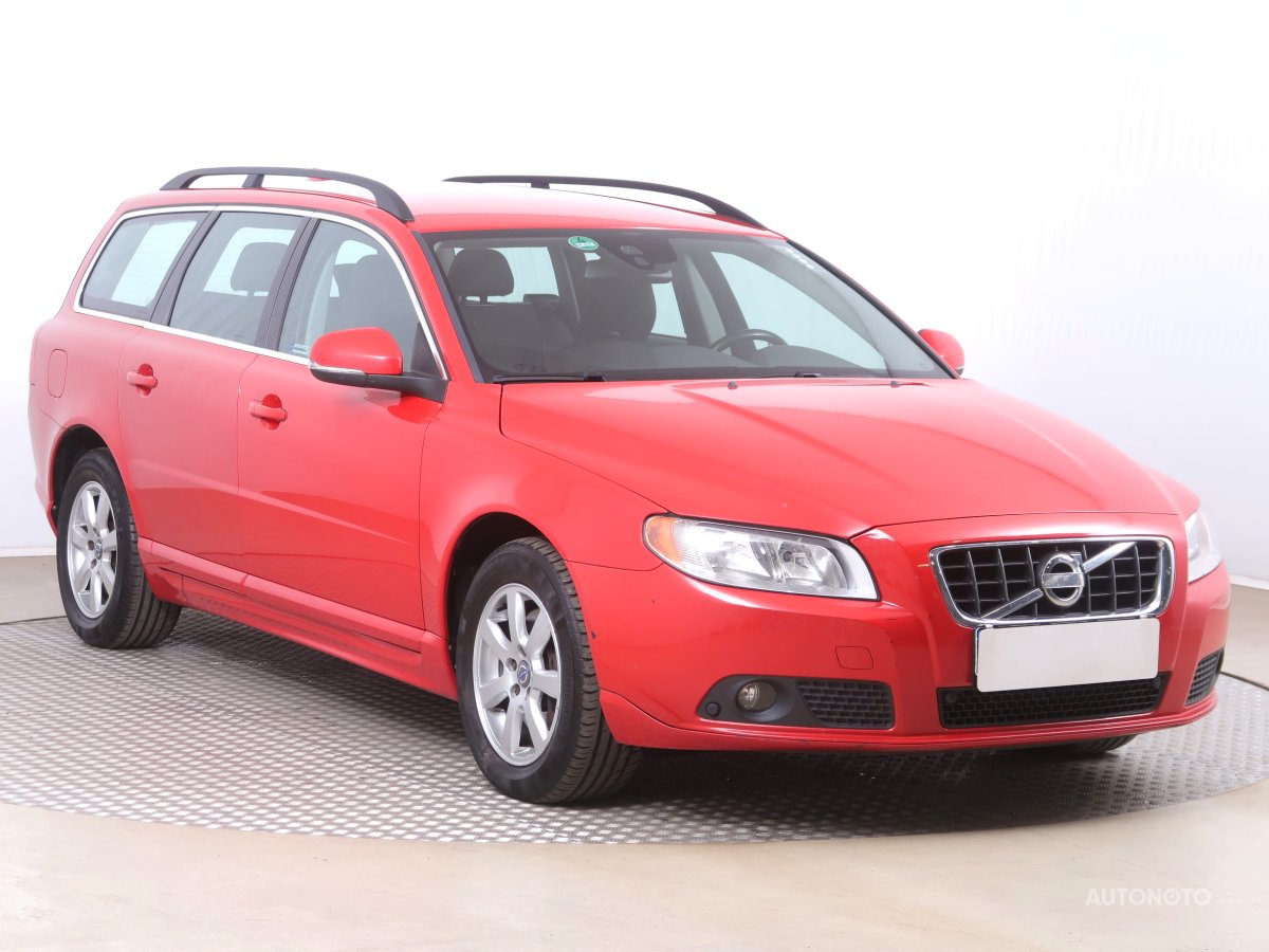 Volvo V70, 2012 - celkový pohled