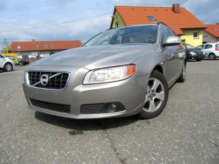 Volvo V70 Momentum, servisní knížka