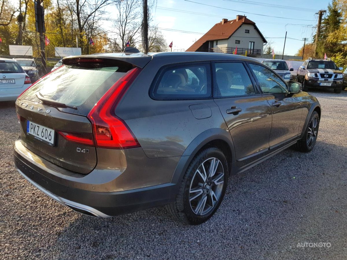 Volvo V90, 2017 - pohled č. 4