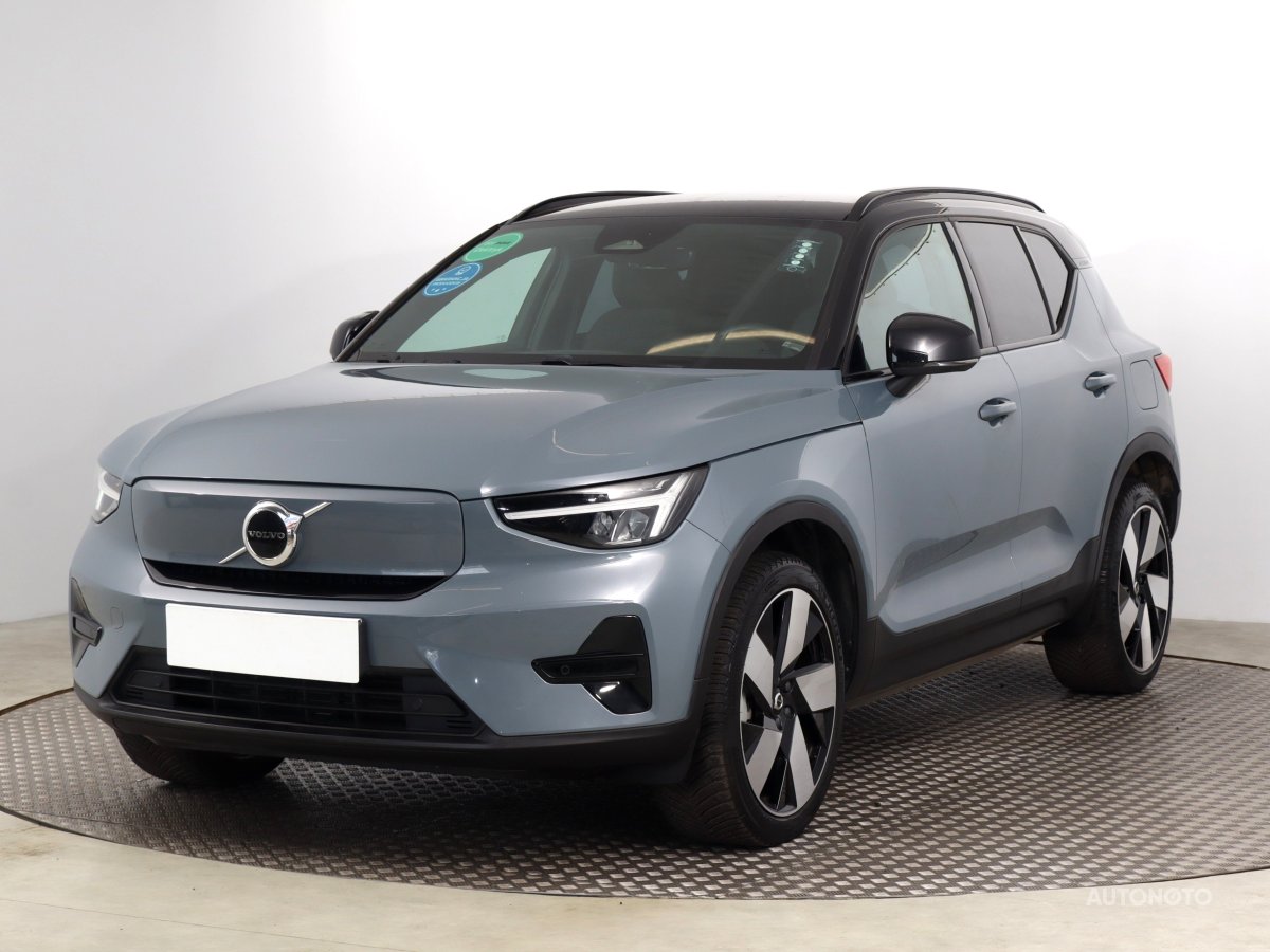 Volvo XC40, 2023 - pohled č. 3