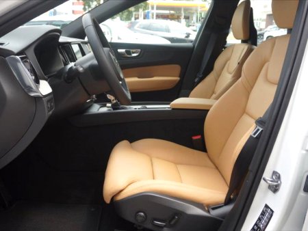 Volvo XC60, 2018 - pohled č. 9