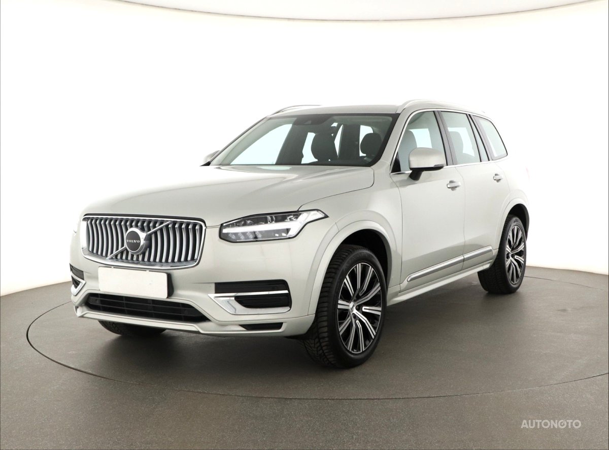 Volvo XC90, 2022 - pohled č. 3